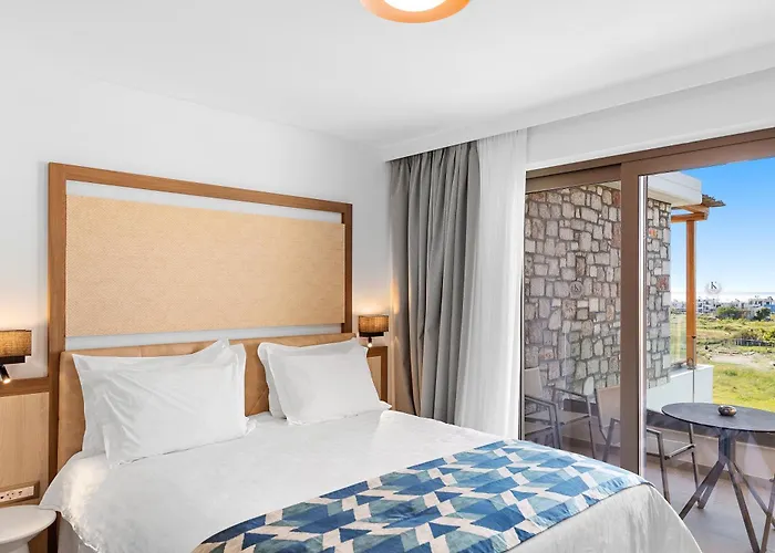 Hotel Kouros Stone Charaki