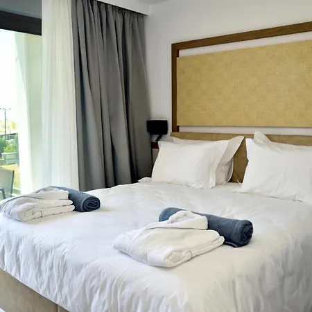 Kouros Stone 3* شاراكي