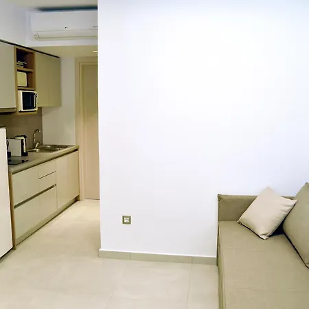 Kouros Stone 3* شاراكي