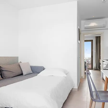 فندق Kouros Stone 3*