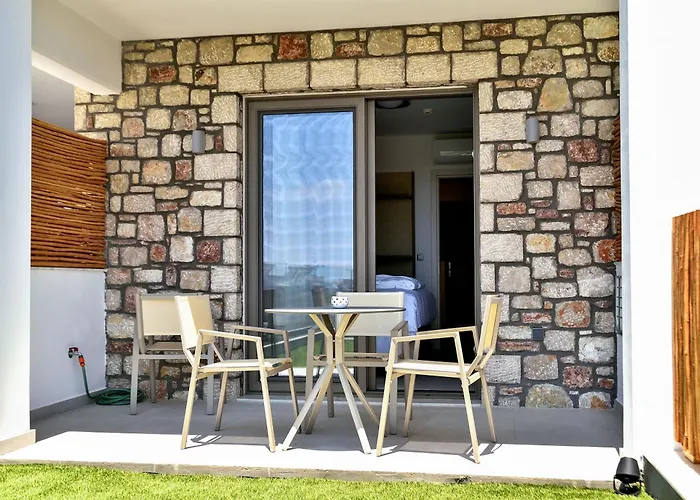 Отель Kouros Stone 3*