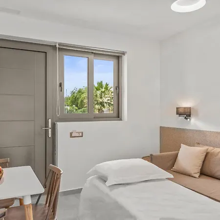 Kouros Stone Hotel 3*