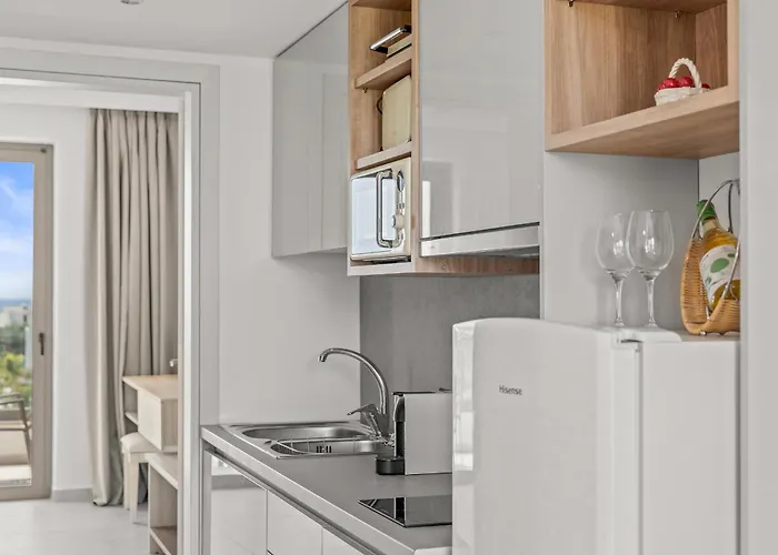 Kouros Stone Hotel 3*